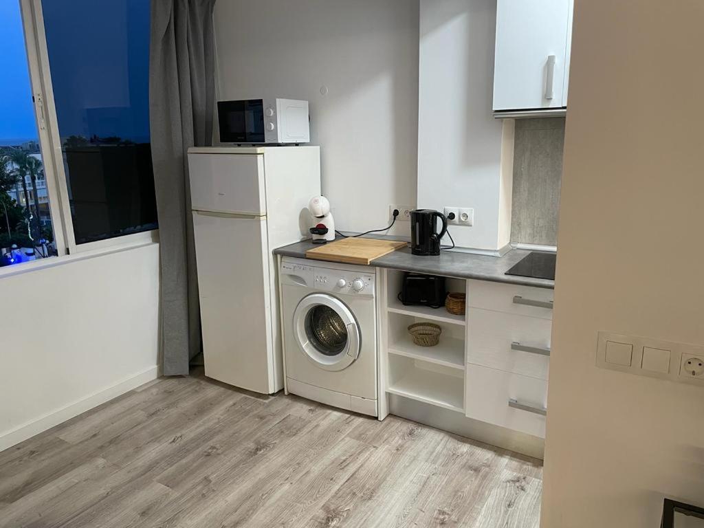 Apartamento C Y L Torremolinos Eksteriør bilde